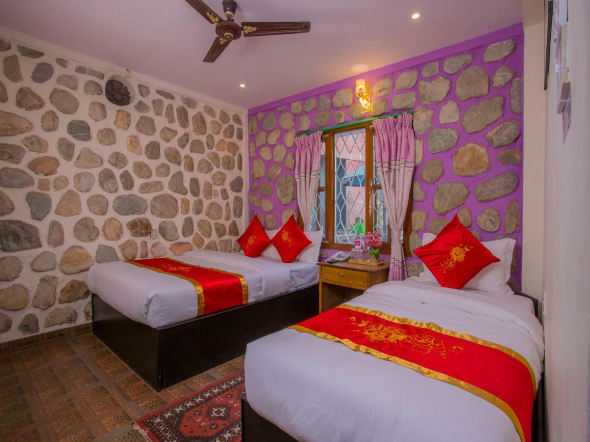 פוקהרה Hotel Fewa Corner & Restro מראה חיצוני תמונה