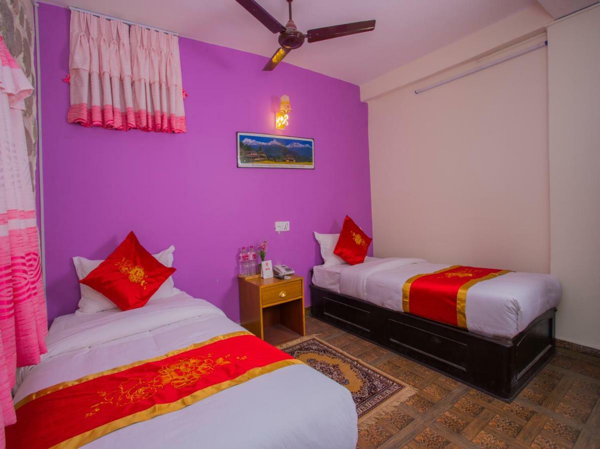 פוקהרה Hotel Fewa Corner & Restro מראה חיצוני תמונה